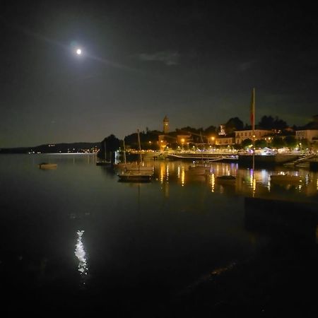 Casa Del Lago Maggiore Lesa Lägenhet Exteriör bild